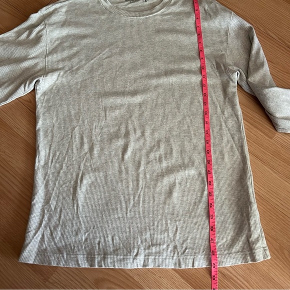 Abercrombie & Fitch Gray Waffle Knit Relaxed Long Sleeve Tee Medium - Picture 5 of 7